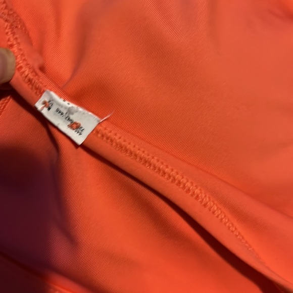 Nike coral long line sports bra 38D like new 💪 - Picture 5 of 5